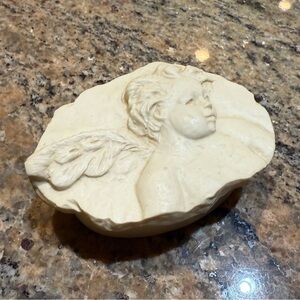 Vtg Hen-Feathers Angel Trinket Box Cherub Relief Oval Keepsake Resin Storage Lid